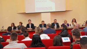 Read more about the article Victor Negrescu, europarlamentar: le-am explicat tinerilor din Dâmbovița de ce este important să se pregătească pentru economia viitorului și să își dezvolte aptitudinile care le vor da o șansă în plus în viață