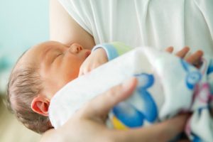 Read more about the article Peste 240 de mame dâmbovițene au primit tichetele sociale pentru nou-născuți