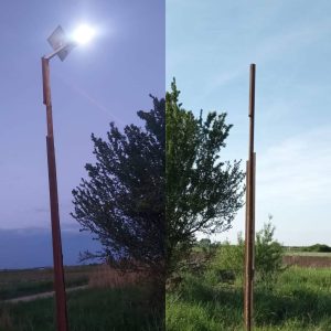 Read more about the article La Gura Foii a fost furată, din vârful stâlpului, o lampă cu panou solar, la doar câteva ore după ce a fost montată