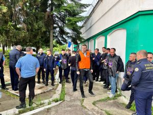 Read more about the article Peste 50 de polițiști din Penitenciarul Mărgineni au protestat, astăzi. Lider sindical: creșterea vârstei de pensionare la 65 de ani echivalează cu condamnarea la moartea la locul de muncă, având în vedere speranța de viață în Poliția Penitenciară