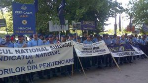 Read more about the article Polițiștii din cele 45 de penitenciare din România vor refuza mâine să intre în serviciu între orele 7-11. Măsura va fi luată și de sindicaliștii de la Mărgineni