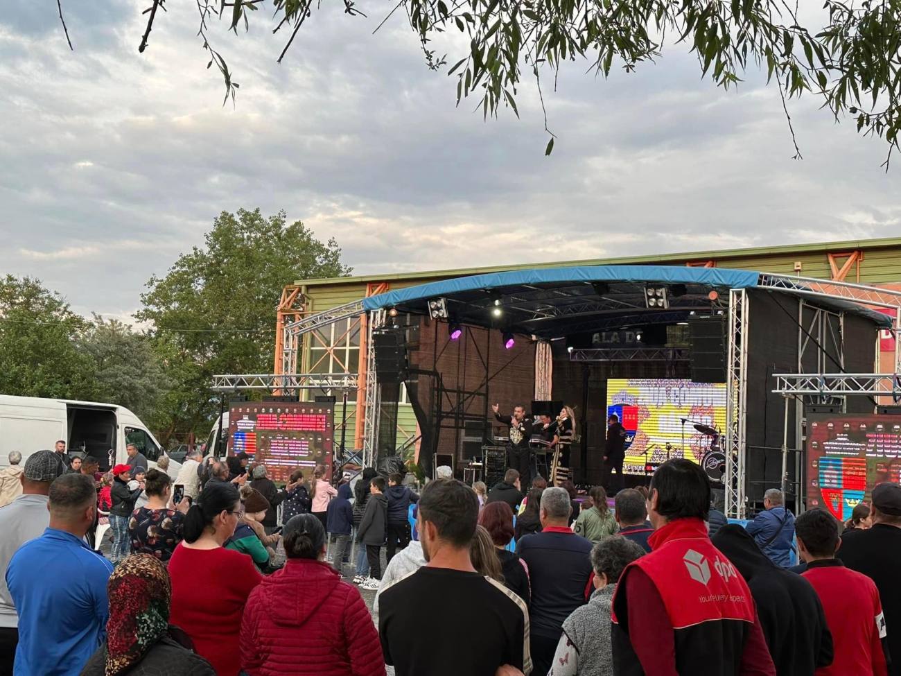 Seară incendiară, la Răzvad, de Ziua Comunei. Astăzi este momentul ...