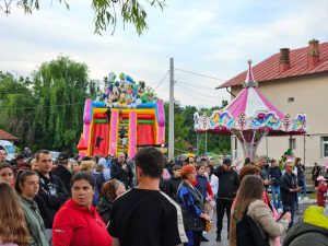 Read more about the article Seară incendiară, la Răzvad, de Ziua Comunei. Astăzi este momentul fotbalului să adune comunitatea