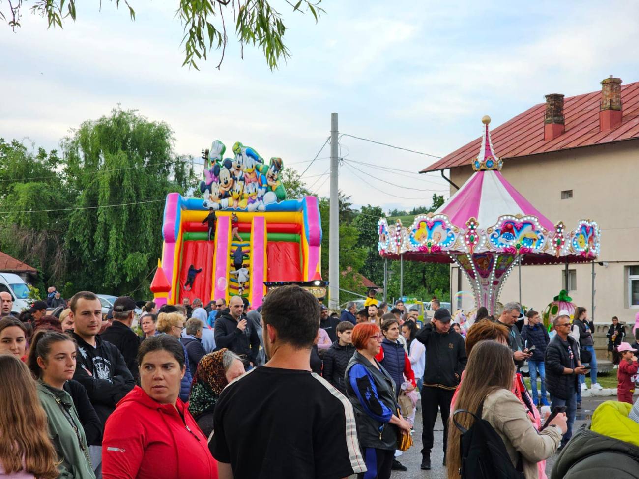 Seară incendiară, la Răzvad, de Ziua Comunei. Astăzi este momentul ...