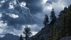 Read more about the article Cod Galben de instabilitate atmosferică accentuată, în zona montană dâmbovițeană