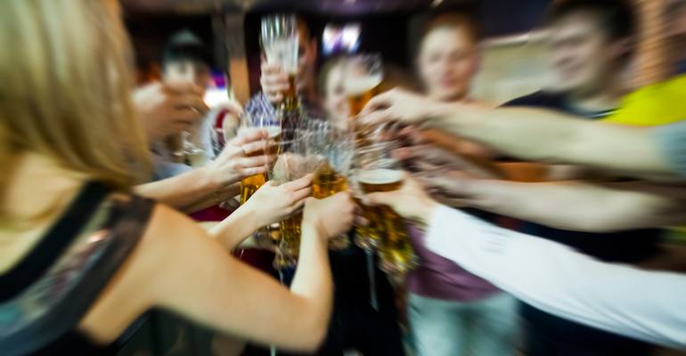 You are currently viewing România, pe primul loc în Europa la consumul de alcool