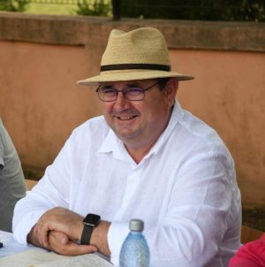 Read more about the article Marius Caravețeanu, către contracandidatul său la alegerile locale: Mi-e greu să cred că partidul, din subvenția obținută de la stat, te mai ține mult în spate