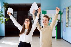 Read more about the article Rezultate comparabile cu cele de anul trecut, în județul Dâmbovița, după afișarea primelor note, la sesiunea de vară a Bacalaureatului