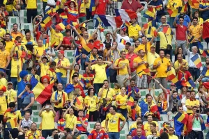 Read more about the article Suporterii români, care merg la meciul Kosovo-România, sfătuiţi să nu scandeze sau să afişeze mesaje politice