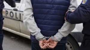 Read more about the article Bărbat din Pucioasa, reținut pentru portul fără drept a unor obiecte periculoase și tulburarea ordinii și liniștii publice!