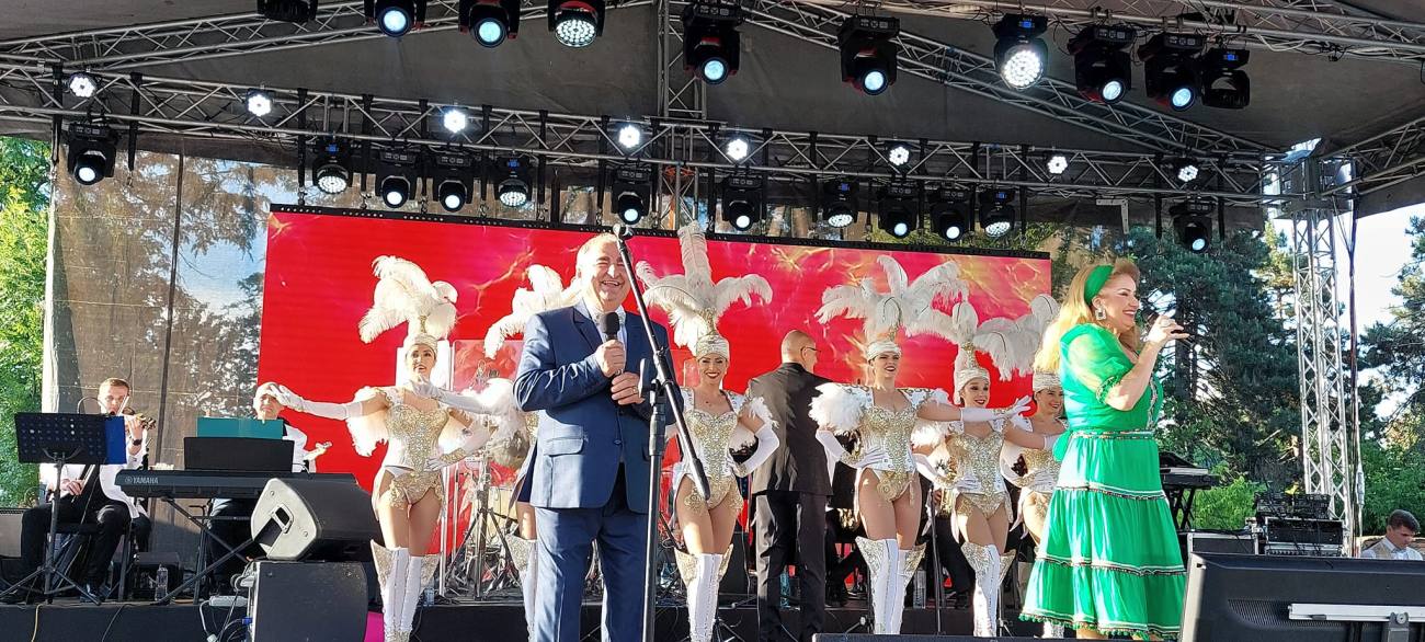 You are currently viewing Orchestra Teatrului de Revistă „Constantin Tănase” a susținut în premieră un spectacol de excepție, aseară, la Târgoviște