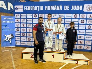 Read more about the article Anca Banu, sportivă la CSȘ-CSM Târgoviște, vicecampioană a României la judo U12