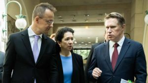 Read more about the article Ministrul rus al Sănătăţii a fost primit la Budapesta de ministrul de externe Peter Szijjarto