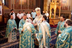 Read more about the article SLUJIRE ARHIEREASCĂ ȘI HIROTONII LA CATEDRALA DIN TÂRGOVIȘTE
