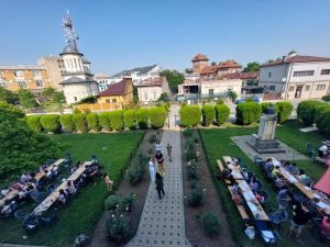Read more about the article Participare numeroasă la atelierele creative pregătite de Centru de Cultură Dâmbovița într-o „vară de poveste”