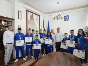 Read more about the article Conducerea CJD a premiat, astăzi, tinerii campioni mondiali ai clubului KIDAVA din Pucioasa