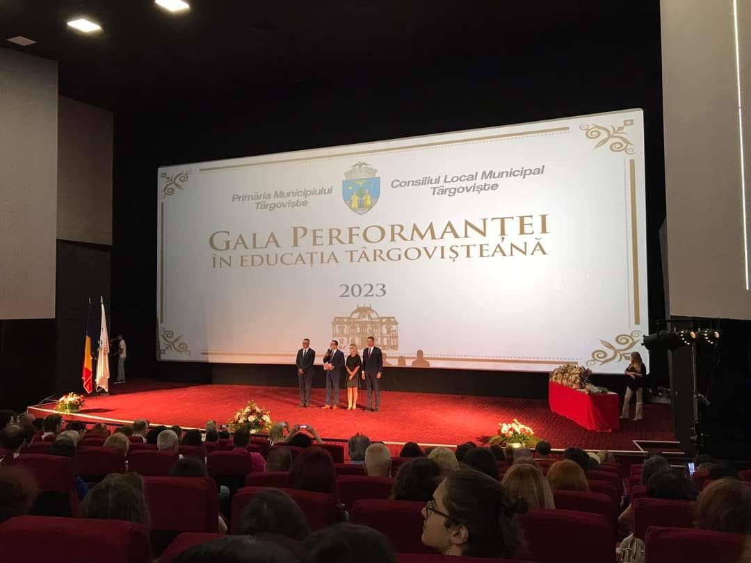 You are currently viewing Performanța în educație, premiată, astăzi, la Târgoviște. Cristian Stan: Vă mulțumim, Târgoviștea este mândră de voi!