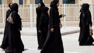 Read more about the article Franța interzice purtarea abaya în școli