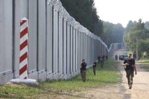 Read more about the article Polonia suplimentează trupele de la granița cu Belarus