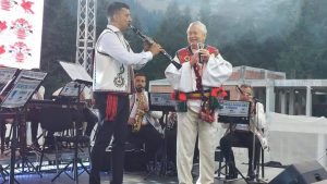 Read more about the article Nume mari ale folclorului românesc au urcat, aseară, pe scena Festivalului Peștera-Padina