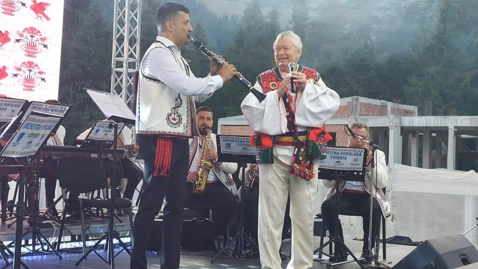 You are currently viewing Nume mari ale folclorului românesc au urcat, aseară, pe scena Festivalului Peștera-Padina
