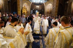 Read more about the article SĂRBĂTOAREA SCHIMBĂRII LA FAȚĂ A DOMNULUI LA CATEDRALA DIN TÂRGOVIȘTE 2023