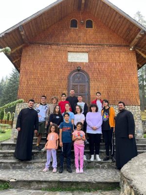 Read more about the article TABERE DE VARĂ PENTRU TINERI ORGANIZATE DE PAROHII ALE ARHIEPISCOPIEI TÂRGOVIȘTEI