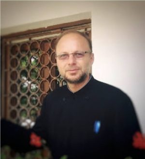 Read more about the article CU ARAMA PE FAȚĂ – Pr. Victor Stanciu