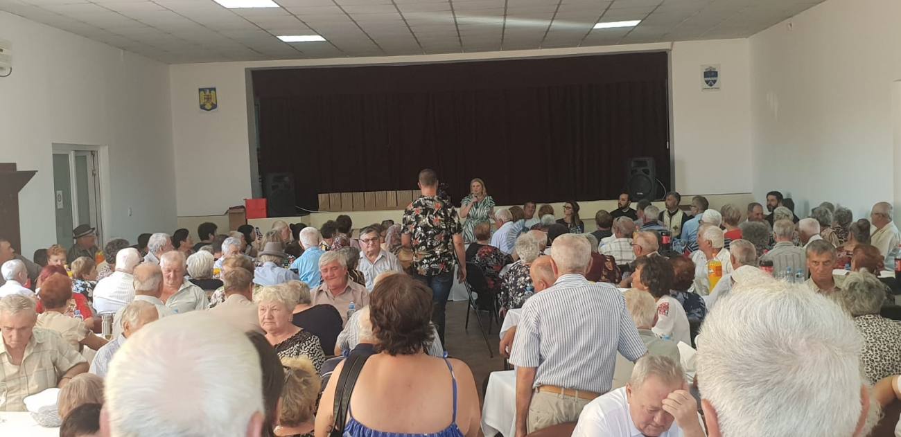 You are currently viewing Comunitatea din Șotânga a sărbătorit, ieri, 596 ani de la prima atestare documentară a comunei