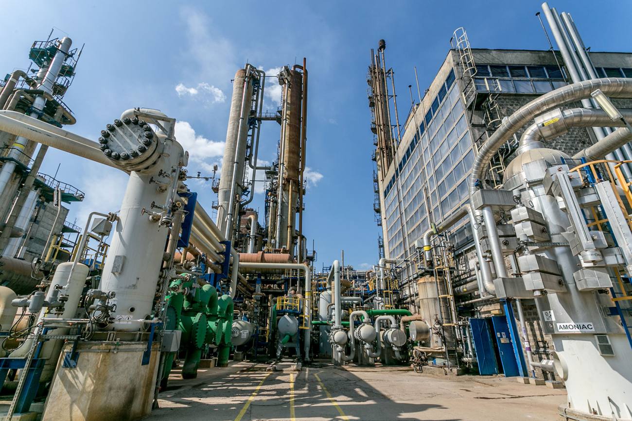 You are currently viewing Combinatul chimic Azomureș oprește producţia până la sfârșitul anului, din cauza lipsei de implicare a autorităților statului