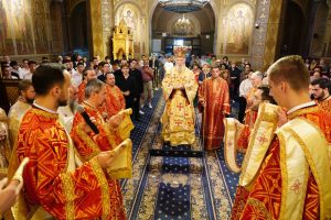 Read more about the article SĂRBĂTOAREA ÎNĂLȚĂRII SFINTEI CRUCI LA CATEDRALA DIN TÂRGOVIȘTE