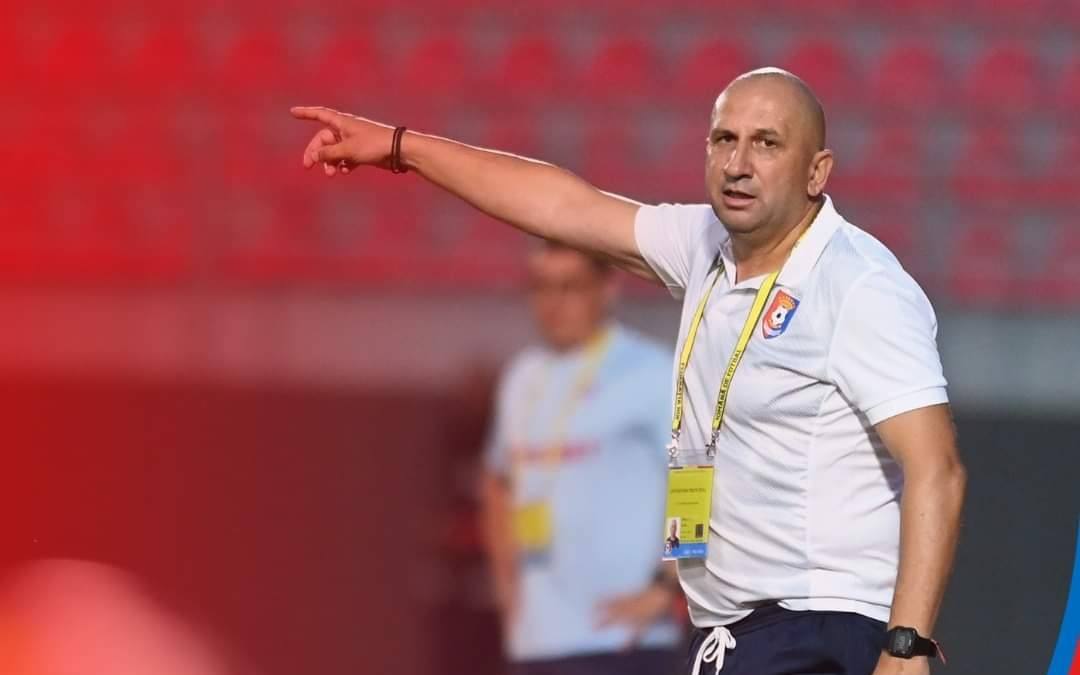 You are currently viewing Vasile Miriuță, încrezător înaintea meciului cu Csikzereda: „Suntem pregătiți din toate punctele de vedere pentru a face un joc bun. Trebuie să câștigăm”