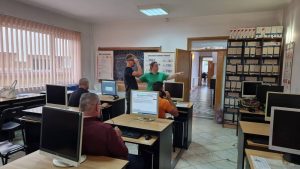 Read more about the article Activitățile informative continuă la școlile de șoferi din Târgoviște