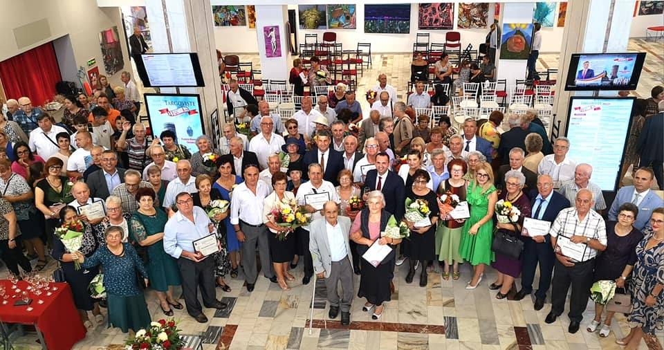 You are currently viewing Cuplurile longevive, premiate și anul acesta de primăria Târgoviște, pentru exemplul dat comunității