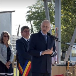 Read more about the article Mircea Geoană, astăzi, la Răcari: ambiția mea este să redăm copiilor șansa de a face școală, pentru a avea un viitor