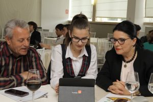 Read more about the article Cadru didactic târgoviștean: vă îndemn să avem încredere în profesori, fiindcă poartă pe umerii lor responsabilitatea formării viitorului acestei țări