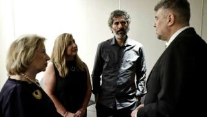 Read more about the article Marcel Ciolacu s-a întâlnit cu românii din Israel