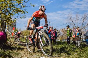 Read more about the article Ciclistul român Ede Molnar, campion european la mountain bike cross-country eliminator