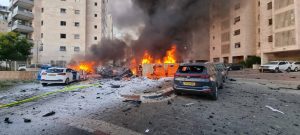 Read more about the article Hamas amenință că va ucide ostaticii dacă Israelul continuă să îi bombardeze