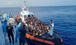Read more about the article O nouă misiune de salvare în apele Mării Mediterane încheiată cu succes de poliţiştii de frontieră români