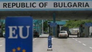 Read more about the article Bulgaria închide granițele pentru mașinile cu numere de înmatriculare rusești