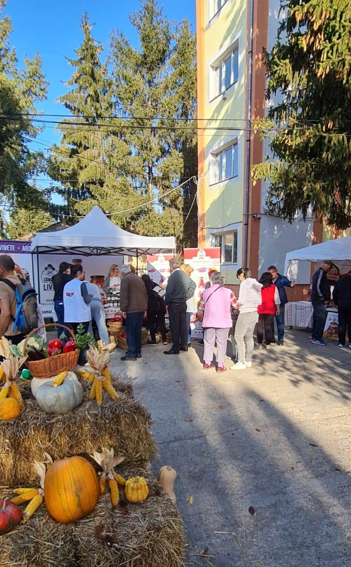 You are currently viewing Un nou târg, organizat de Direcția Agricolă Dâmbovița, a reunit numeroși producători, la Târgoviște