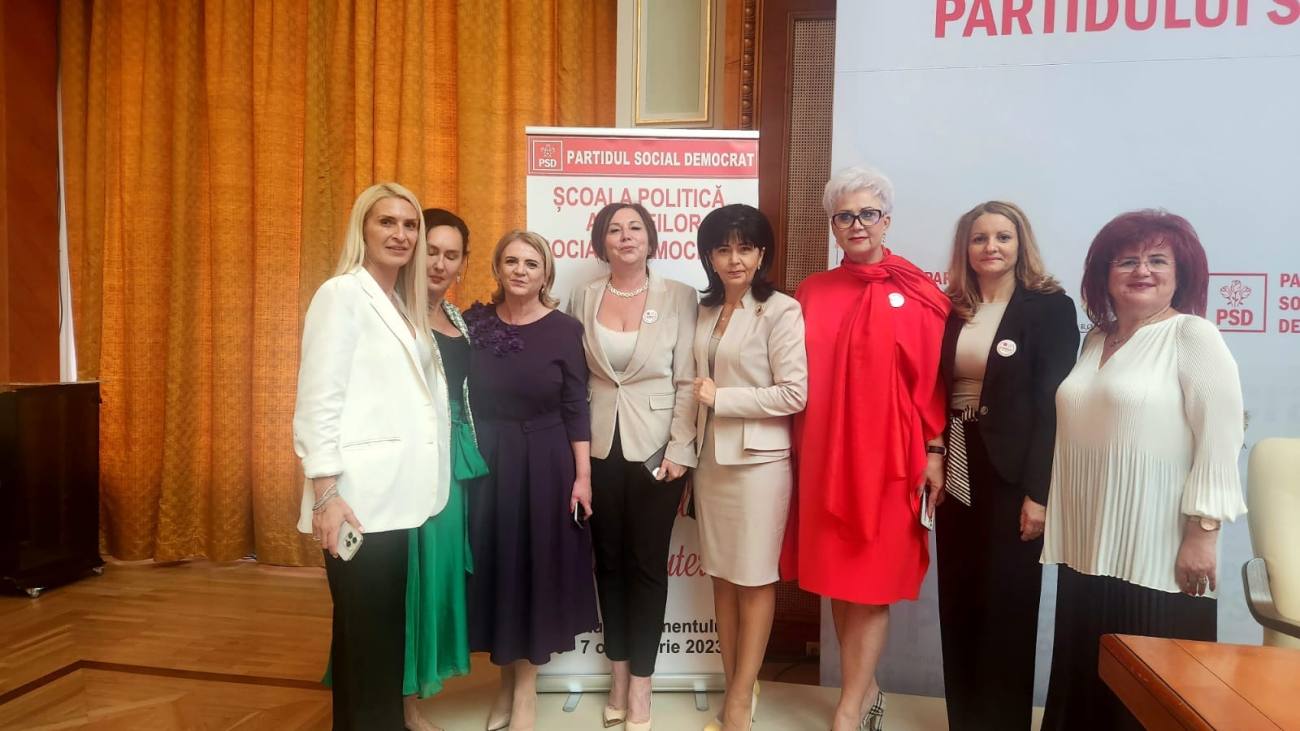 You are currently viewing Doamnele OFSD Dâmbovița, prezente la Școala politică social-democrată
