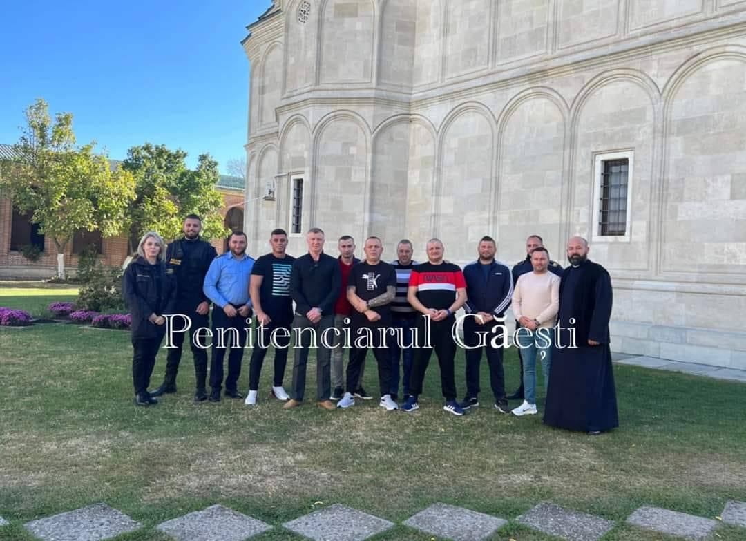 You are currently viewing Pelerinaj de Sfântul Dumitru pentru opt persoane private de libertate de la Penitenciarul Găești