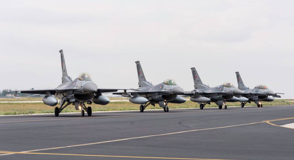 You are currently viewing De la sfârşitul lunii, forţele aeriene germane vor desfăşura în România, pe termen limitat, patru avioane de luptă Eurofighter
