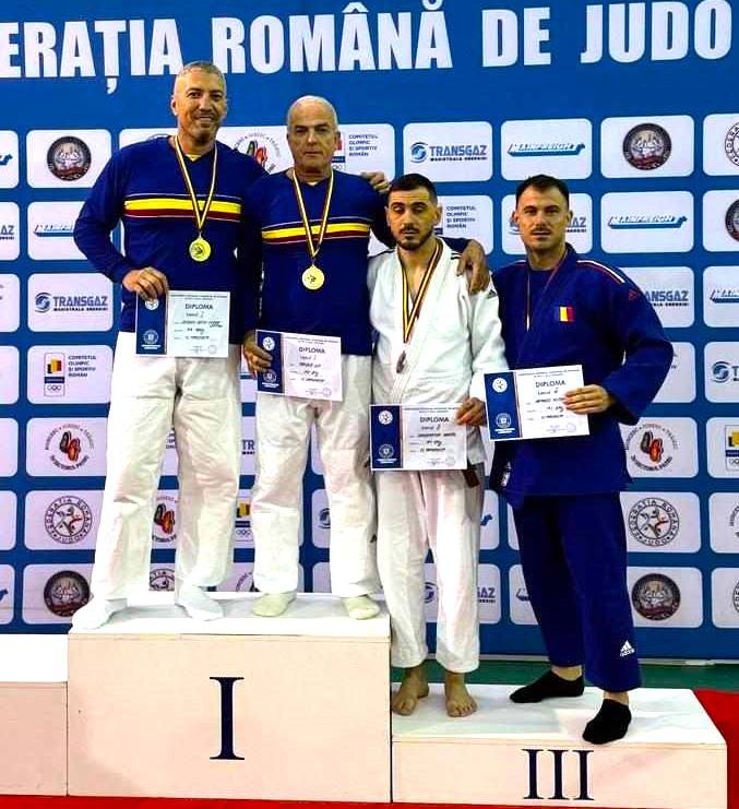 You are currently viewing Judocanii dâmbovițeni Ilie Torcică și Cezar Voicu Sulugiu, din nou campioni ai României la judo veterani