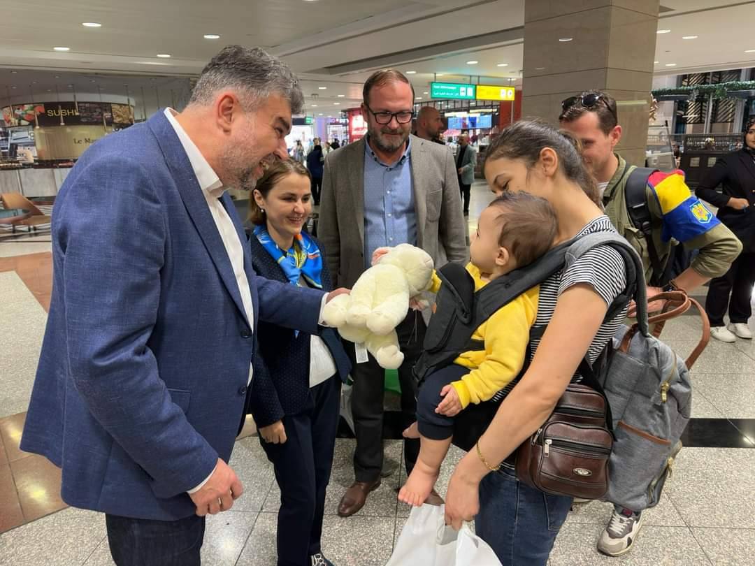 You are currently viewing Ciolacu va reveni din Egipt, miercuri seara, împreună cu un grup de români evacuaţi din Gaza