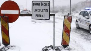 Read more about the article Luni dimineața, rămân închise Autostrada A2, 19 drumuri naționale din șase județe din SE, precum și porturile Midia și Mangalia