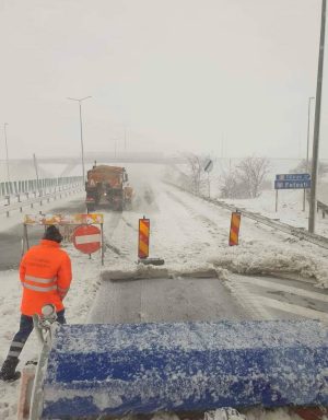 Read more about the article TRAFIC ÎNCHIS PE AUTOSTRADA A2 BUCUREȘTI-CONSTANȚA. TOATE DRUMURILE JUDEȚENE ÎNCHISE