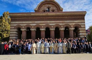 Read more about the article HRAMUL SEMINARULUI TEOLOGIC ORTODOX ”SFÂNTUL IOAN GURĂ DE AUR” DIN TÂRGOVIȘTE